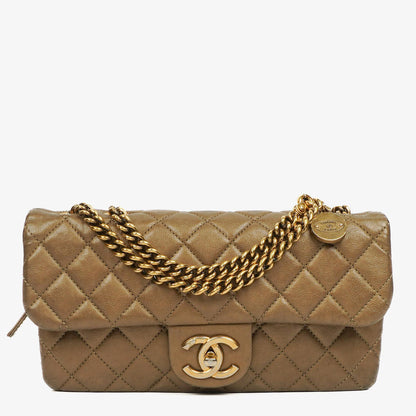 Chanel Medium Crown Single Flap Tasche aus goldenem Kalbsleder