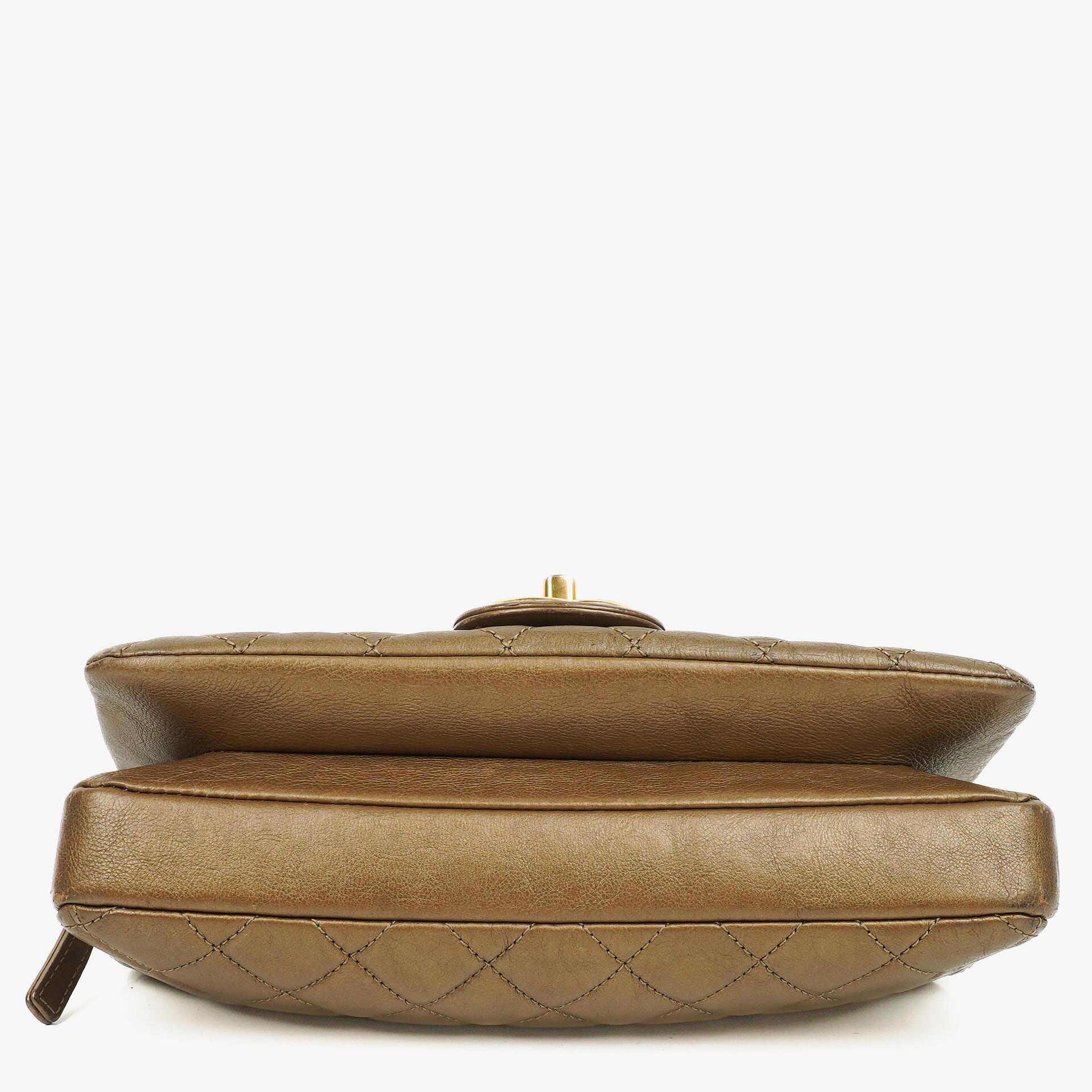 Chanel Medium Crown Single Flap Tasche aus goldenem Kalbsleder