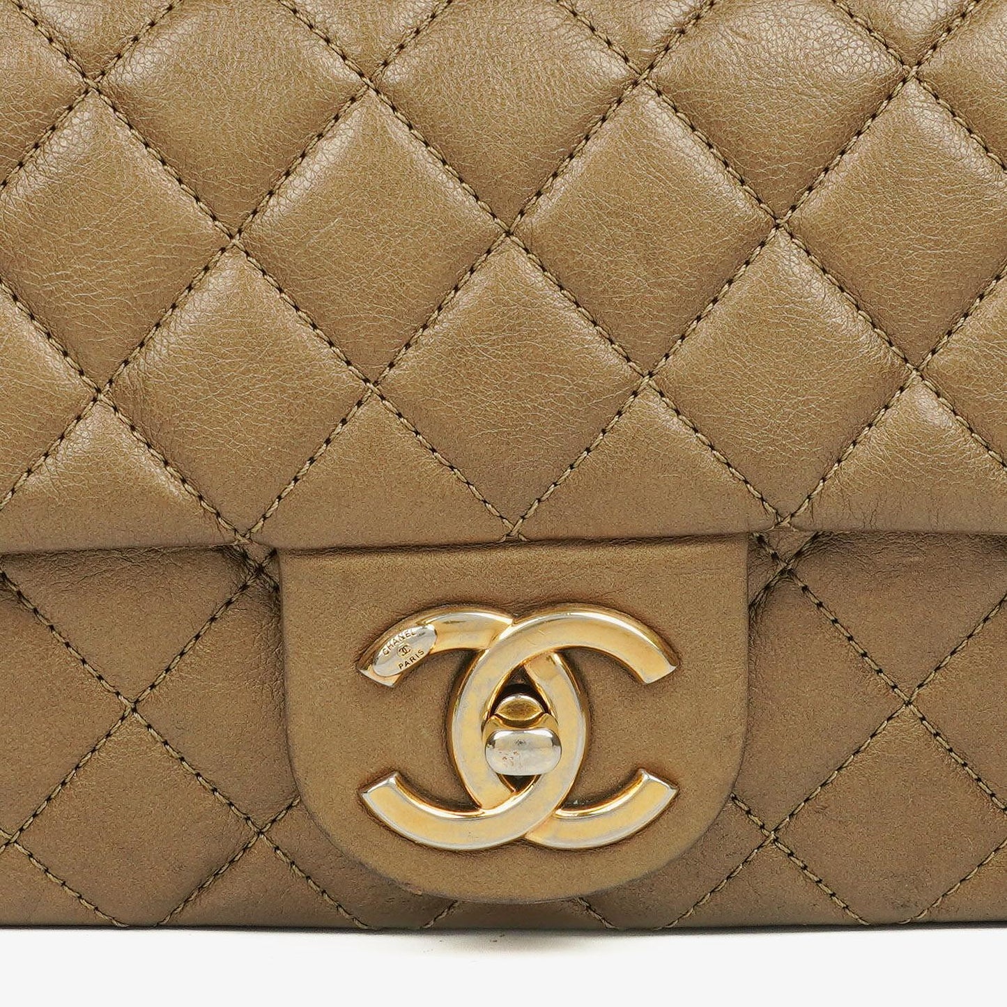 Chanel Medium Crown Single Flap Tasche aus goldenem Kalbsleder