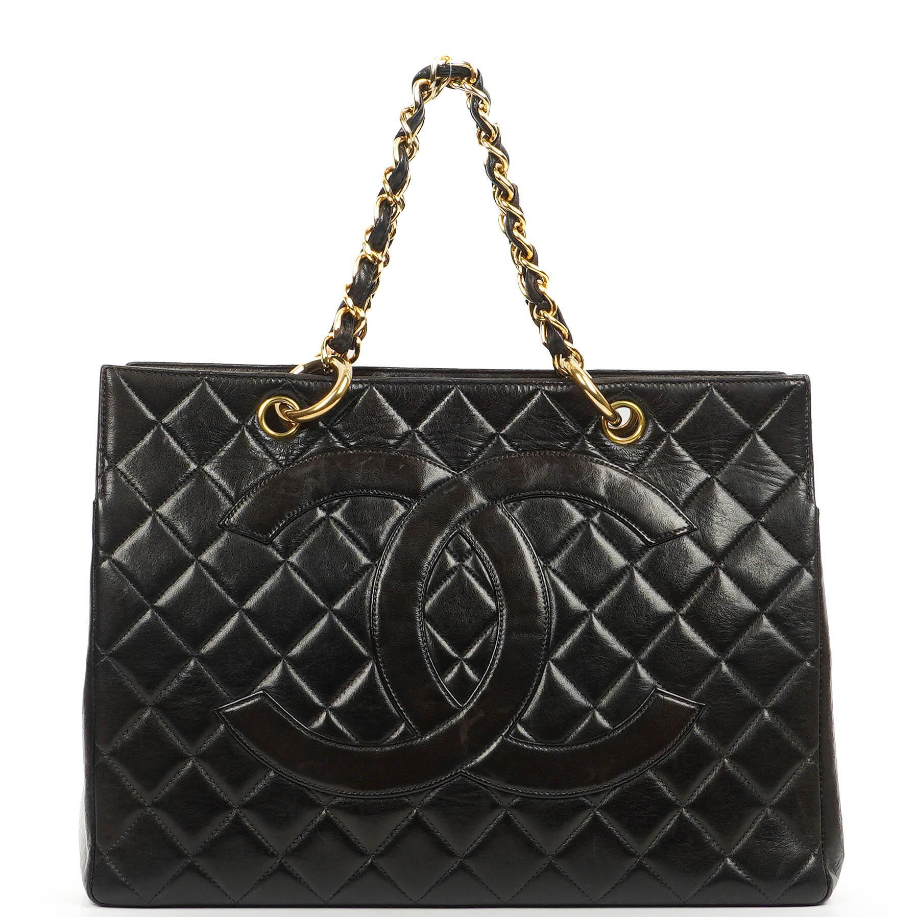 Chanel Große Einkaufstasche Gepolstertes Lammleder Goldfarbene Hardware
