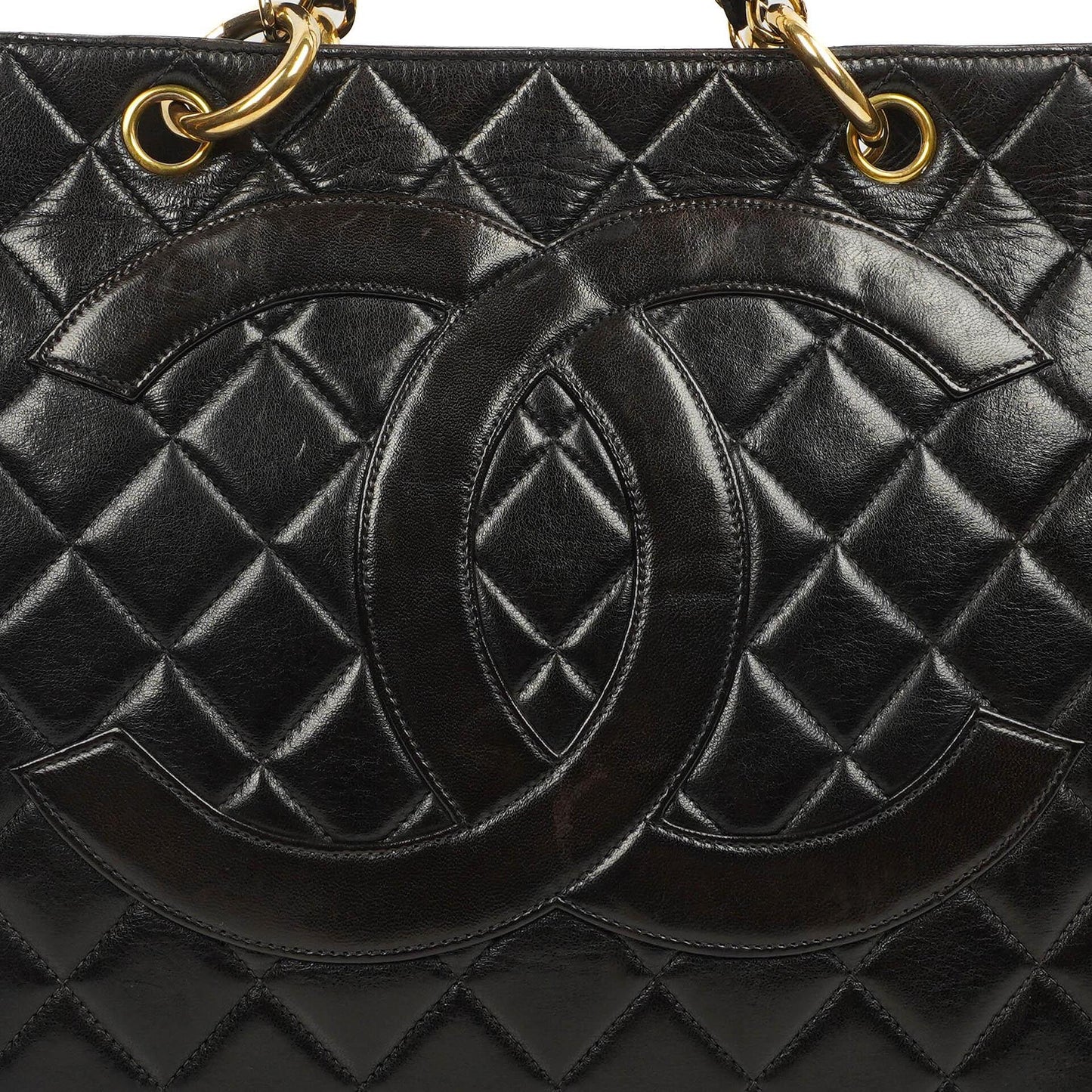 Chanel Große Einkaufstasche Gepolstertes Lammleder Goldfarbene Hardware
