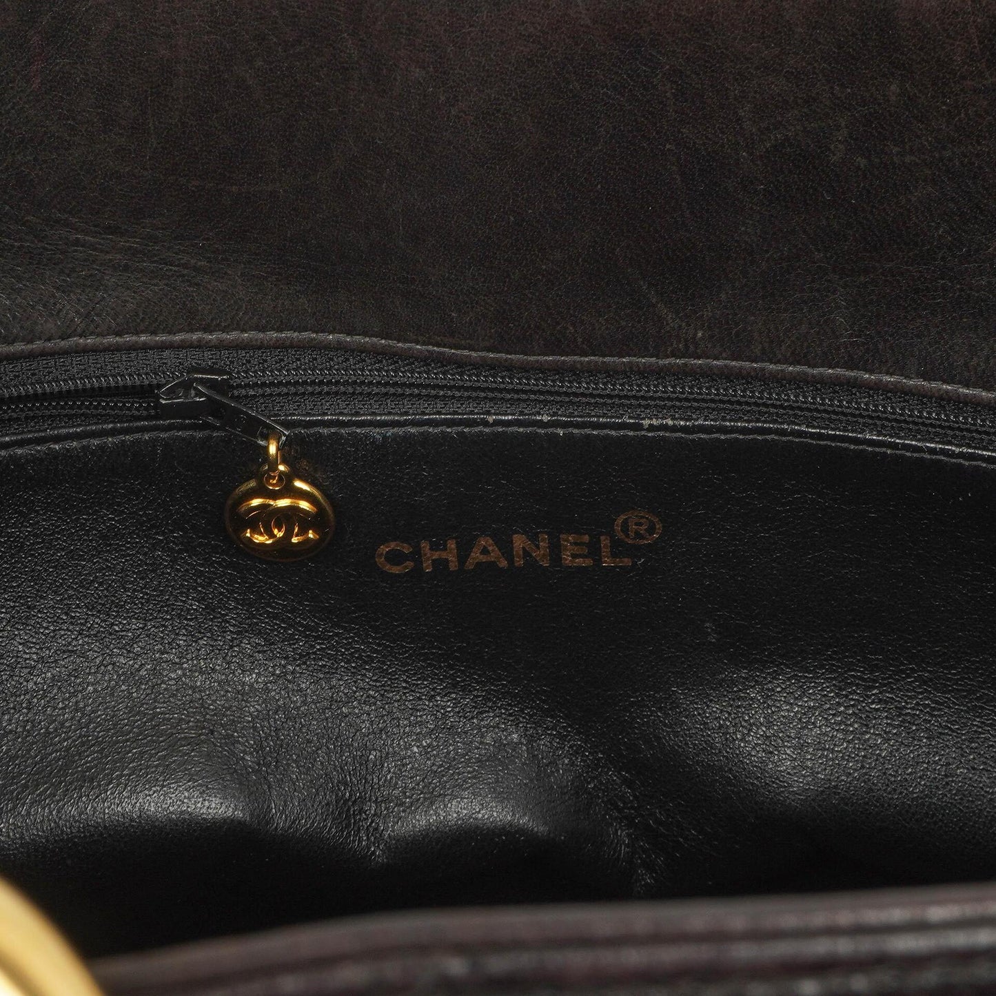 Chanel Große Einkaufstasche Gepolstertes Lammleder Goldfarbene Hardware