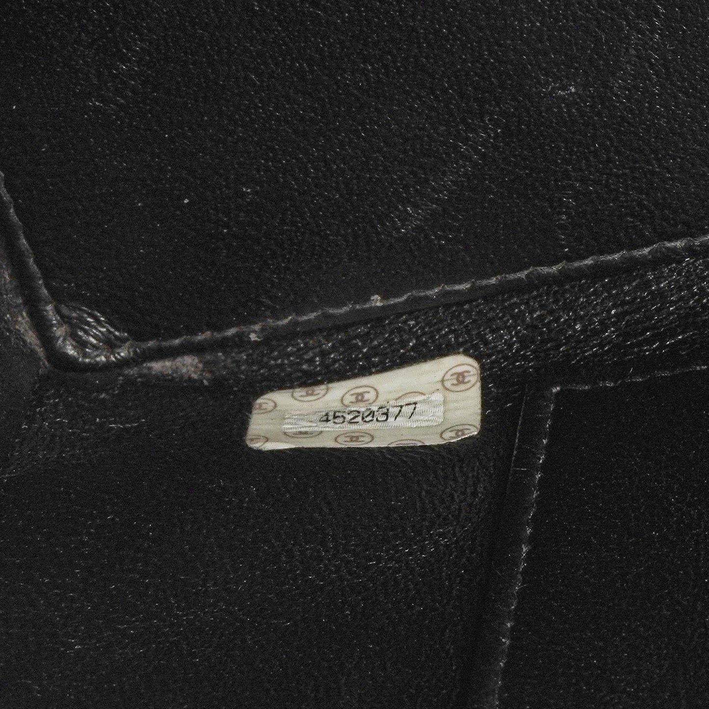 Chanel Große Einkaufstasche Gepolstertes Lammleder Goldfarbene Hardware