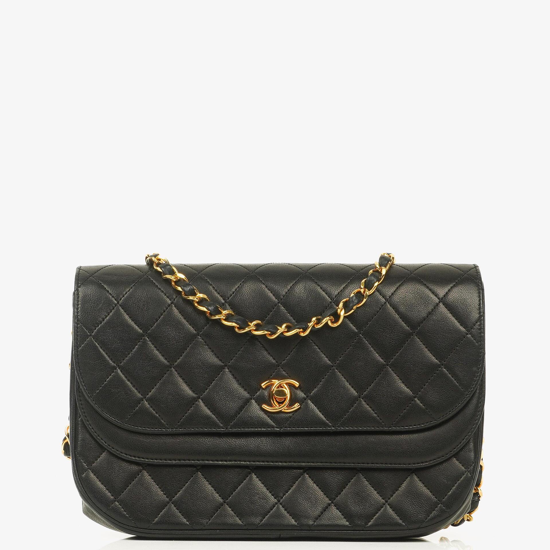 Chanel Half Moon Double Flap Tasche aus schwarzem gestepptem Lammleder mit 24K vergoldeten Beschlägen