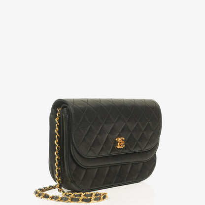 Chanel Half Moon Double Flap Tasche aus schwarzem gestepptem Lammleder mit 24K vergoldeten Beschlägen
