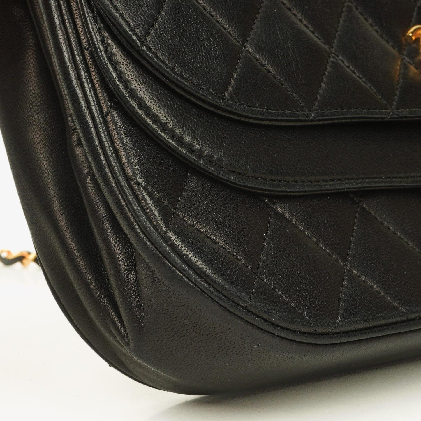 Chanel Half Moon Double Flap Tasche aus schwarzem gestepptem Lammleder mit 24K vergoldeten Beschlägen