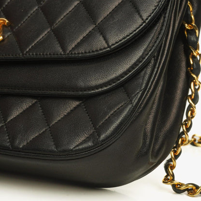Chanel Half Moon Double Flap Tasche aus schwarzem gestepptem Lammleder mit 24K vergoldeten Beschlägen