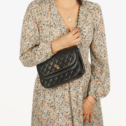 Chanel Half Moon Double Flap Tasche aus schwarzem gestepptem Lammleder mit 24K vergoldeten Beschlägen
