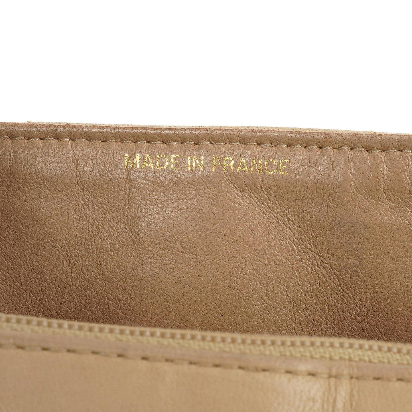 Chanel Halbmond Klappentasche Beige Gepolstertes Lammleder 24K Gold-Hardware