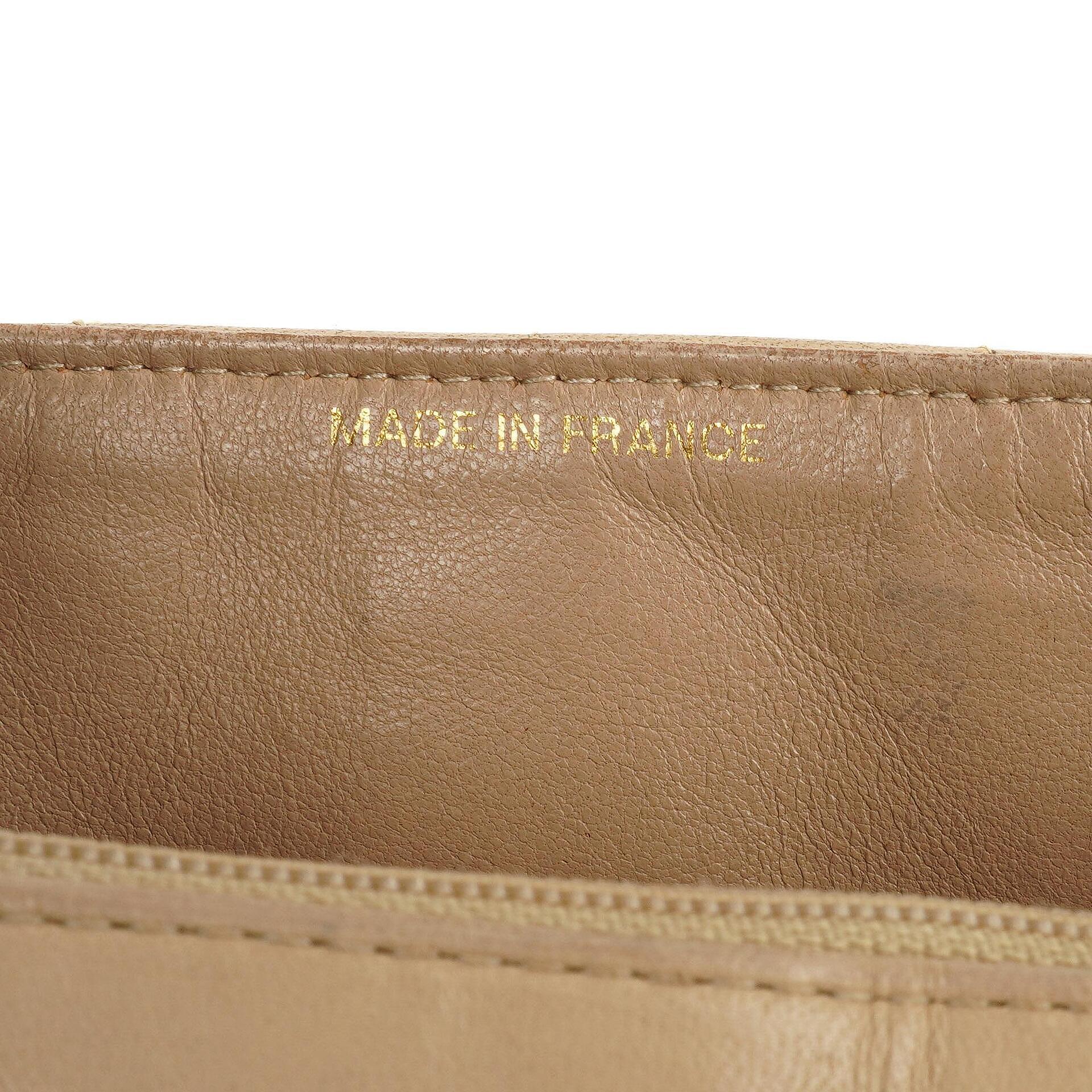 Chanel Halbmond Klappentasche Beige Gepolstertes Lammleder 24K Gold-Hardware