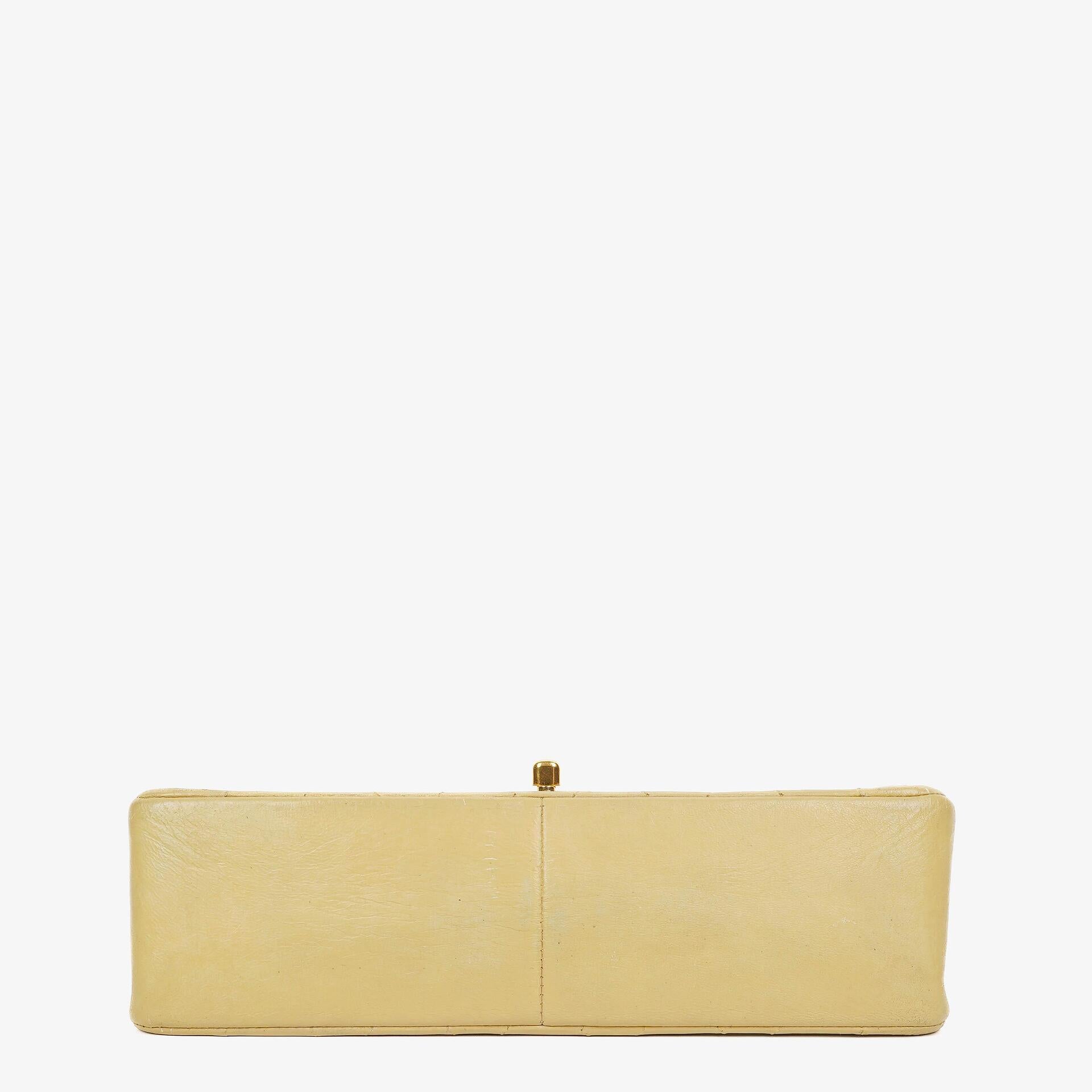 Chanel Half Moon Flap Tasche aus beigem gestepptem Lammleder mit 24K vergoldeten Beschlägen