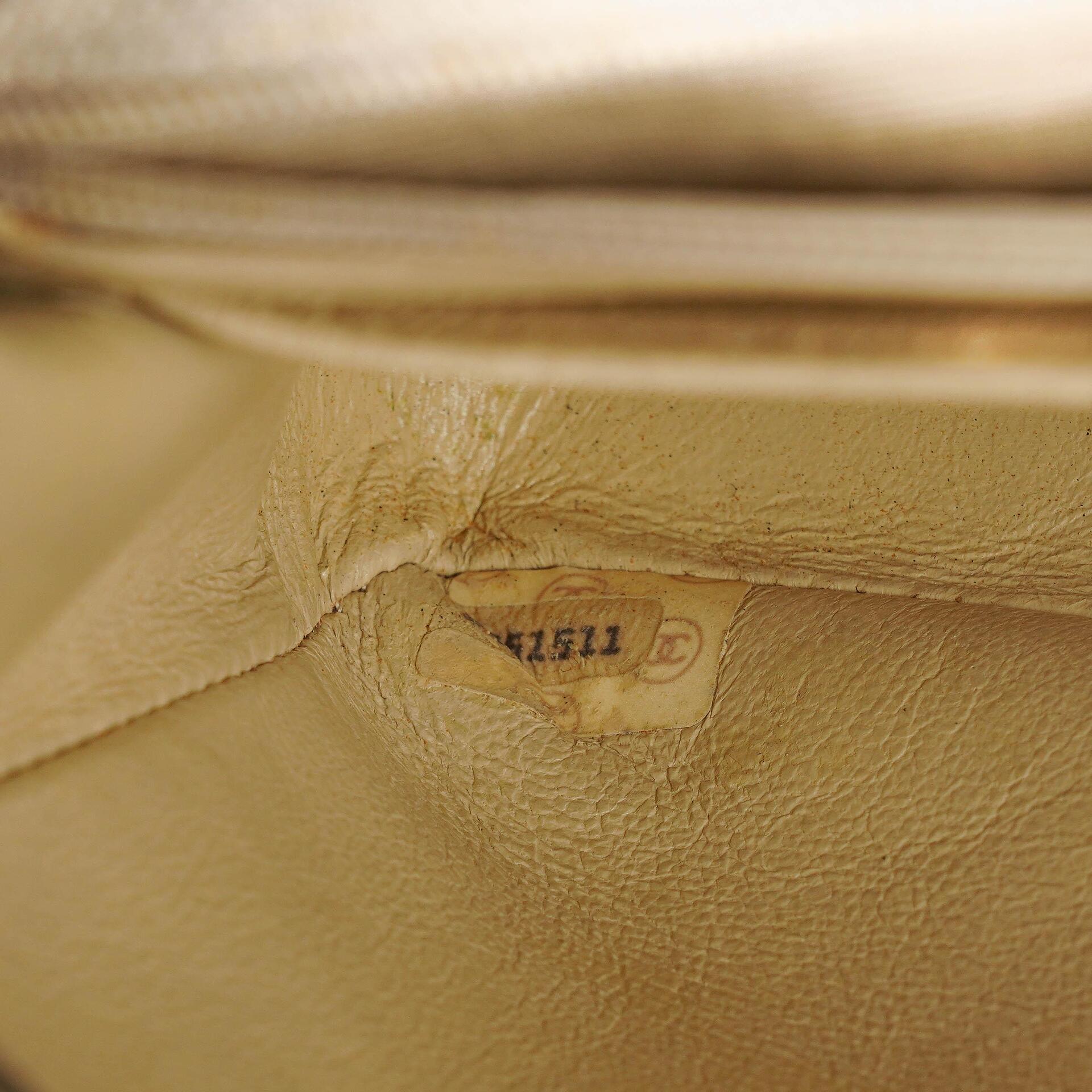 Chanel Half Moon Flap Tasche aus beigem gestepptem Lammleder mit 24K vergoldeten Beschlägen