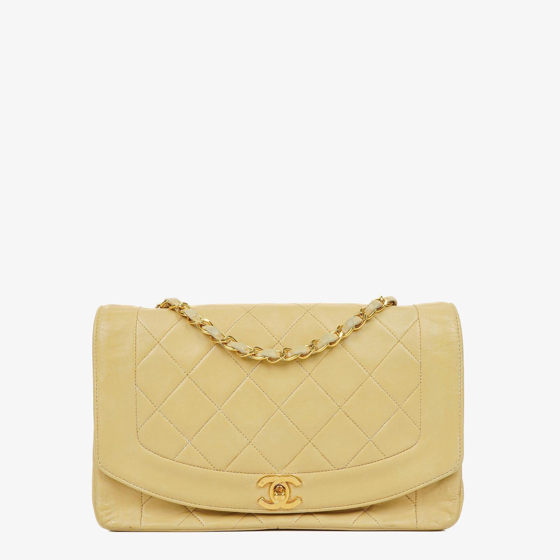 Chanel Half Moon Flap Tasche aus beigem gestepptem Lammleder mit 24K vergoldeten Beschlägen