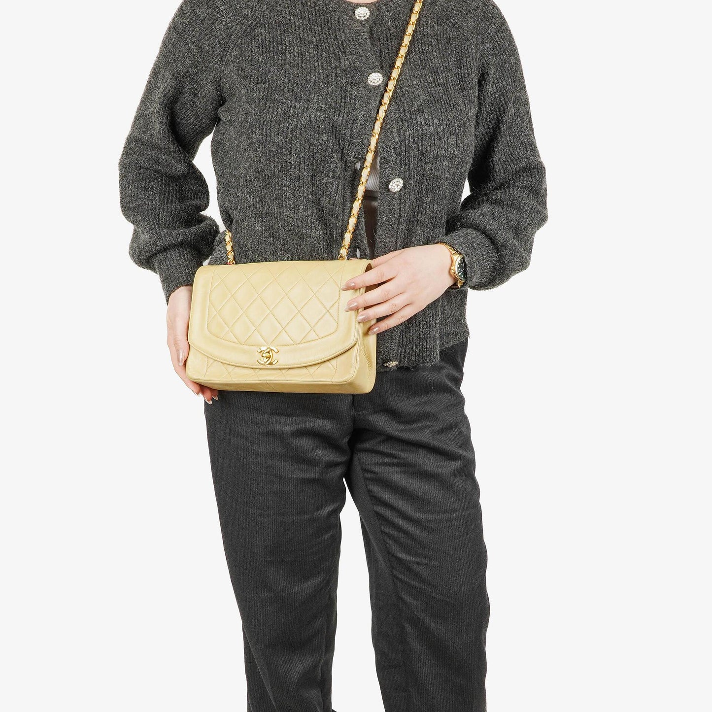 Chanel Half Moon Flap Tasche aus beigem gestepptem Lammleder mit 24K vergoldeten Beschlägen