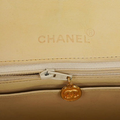 Chanel Half Moon Flap Tasche aus beigem gestepptem Lammleder mit 24K vergoldeten Beschlägen