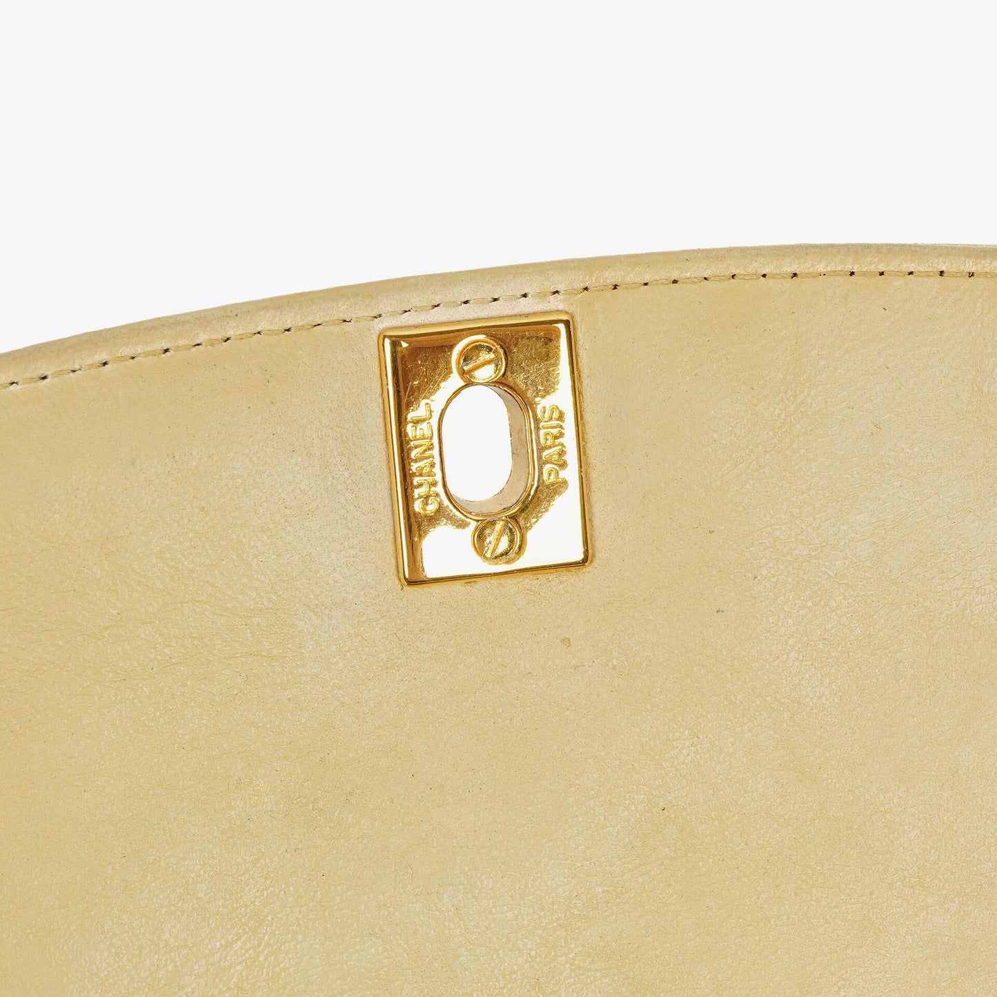 Chanel Half Moon Flap Tasche aus beigem gestepptem Lammleder mit 24K vergoldeten Beschlägen