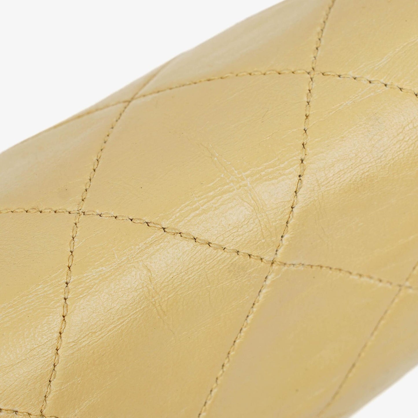 Chanel Half Moon Flap Tasche aus beigem gestepptem Lammleder mit 24K vergoldeten Beschlägen