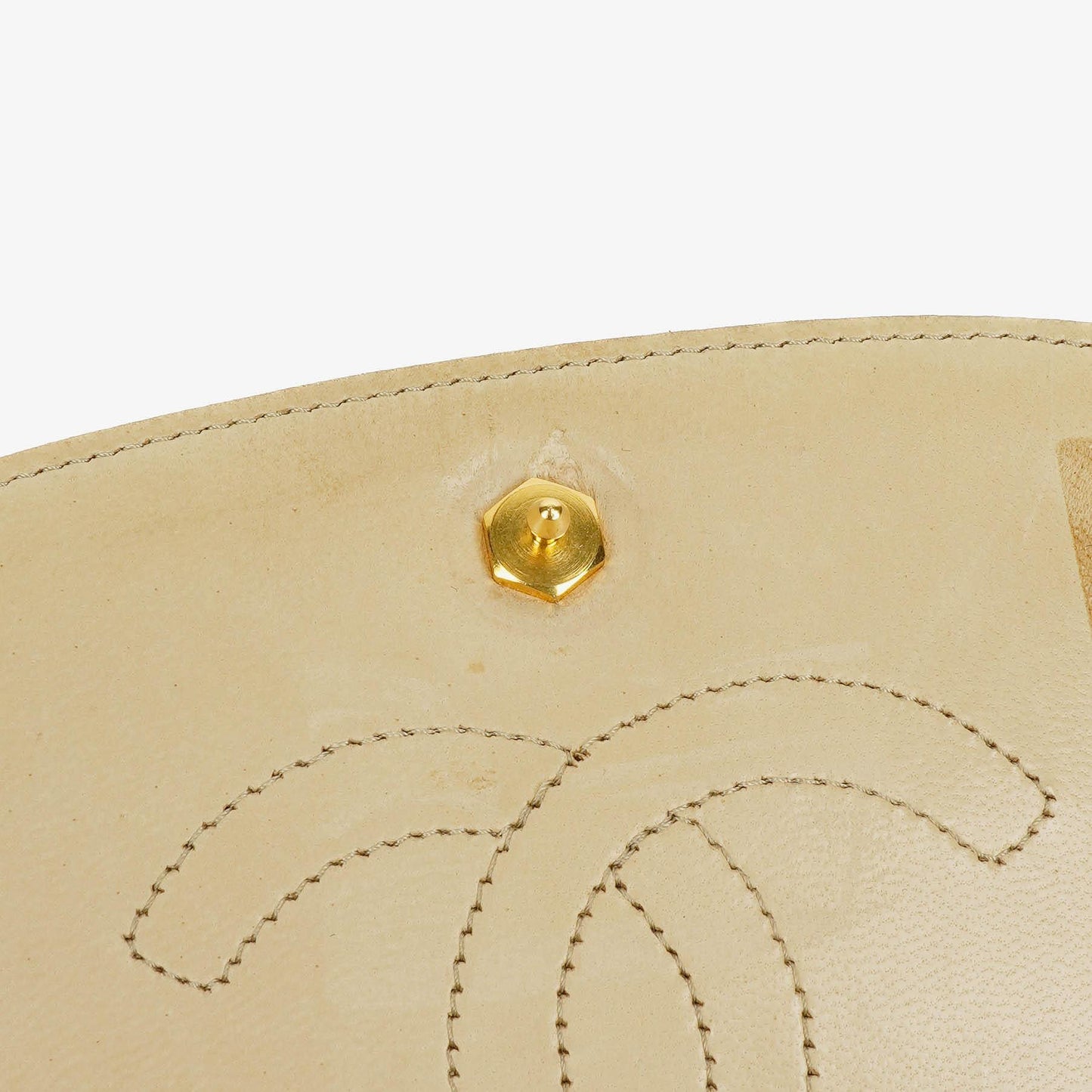 Chanel Halbmond Flap Bag aus beigem gestepptem Lammleder