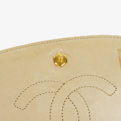 Chanel Halbmond Flap Bag aus beigem gestepptem Lammleder