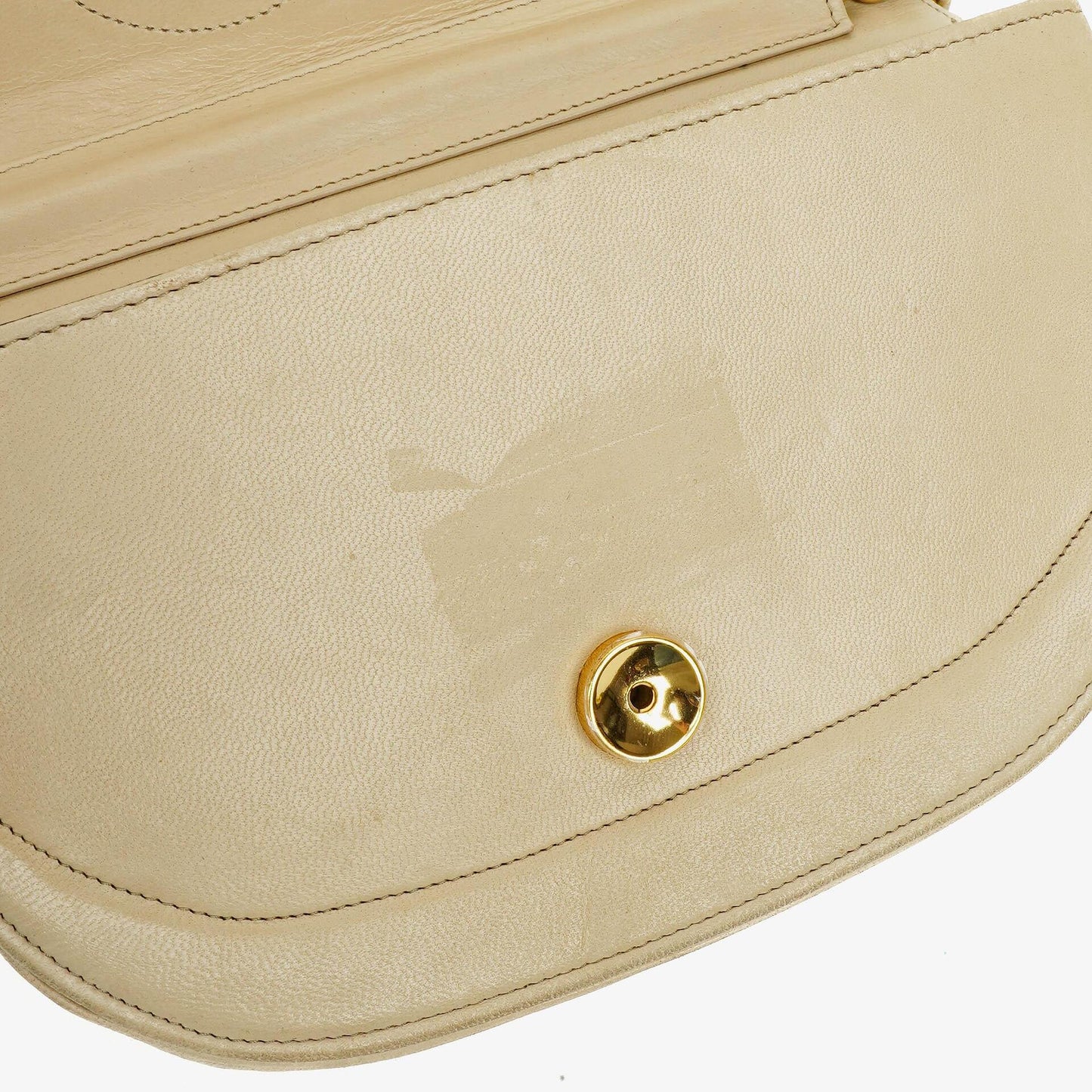 Chanel Halbmond Flap Bag aus beigem gestepptem Lammleder