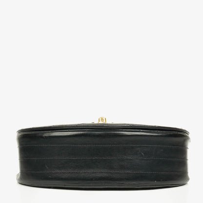 Chanel Halbmond Tasche aus gestepptem Lammleder in Schwarz mit 24K-vergoldeten Beschlägen