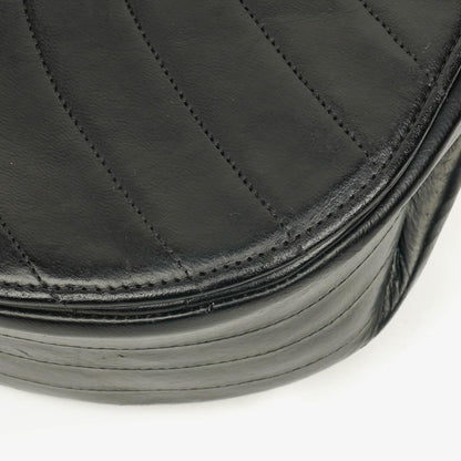 Chanel Halbmond Tasche aus gestepptem Lammleder in Schwarz mit 24K-vergoldeten Beschlägen