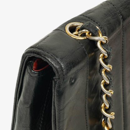Chanel Halbmond Tasche aus gestepptem Lammleder in Schwarz mit 24K-vergoldeten Beschlägen