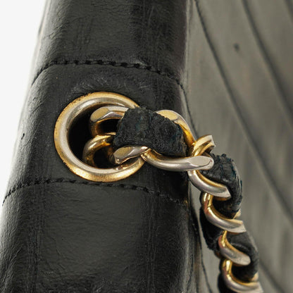 Chanel Halbmond Tasche aus gestepptem Lammleder in Schwarz mit 24K-vergoldeten Beschlägen