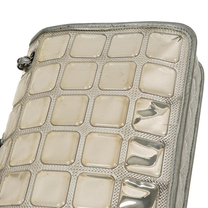 Chanel Ice Cube Flap Bag aus verspiegeltem Vinyl und silbernem Metallic-Leder mit silberfarbener Hardware