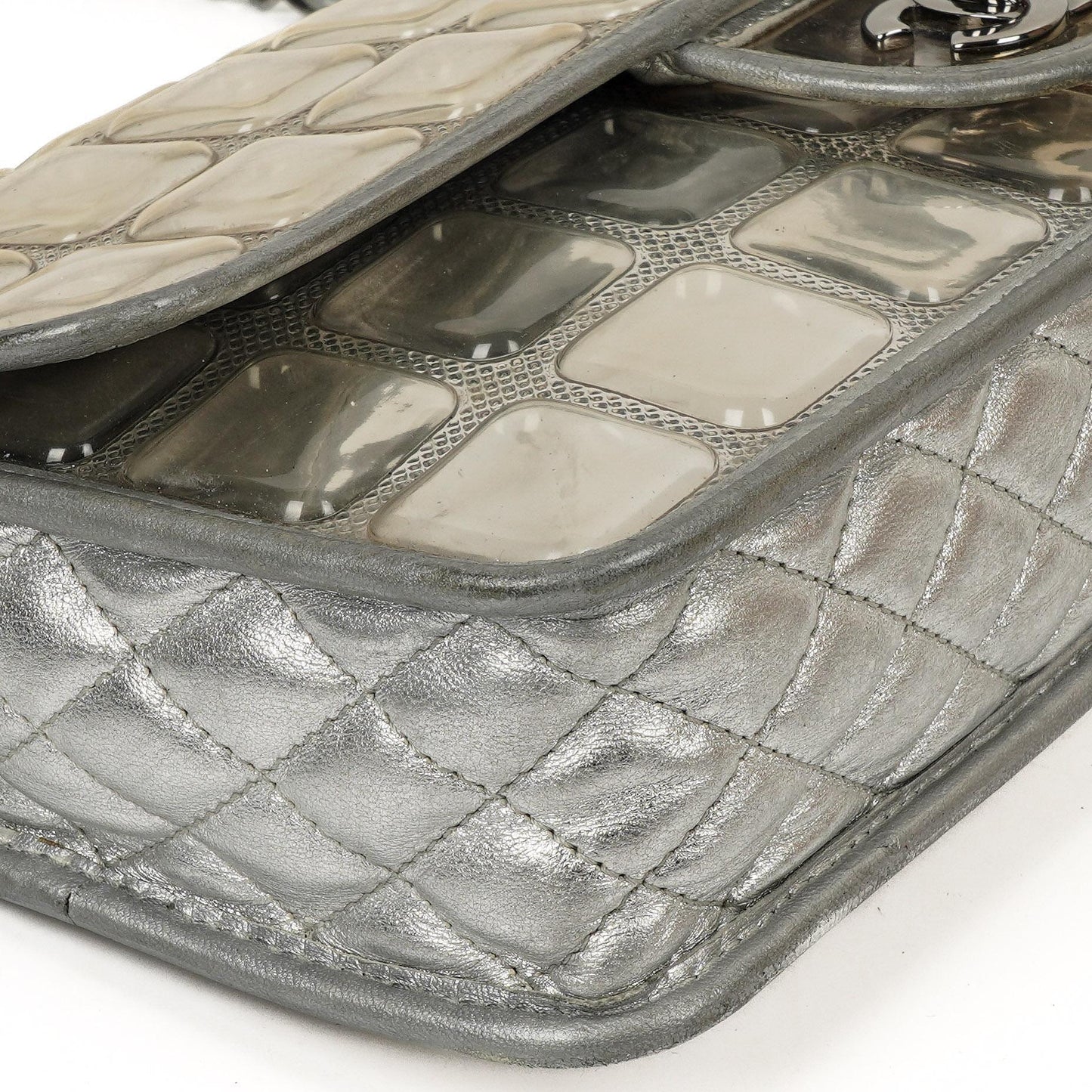 Chanel Ice Cube Flap Bag aus verspiegeltem Vinyl und silbernem Metallic-Leder mit silberfarbener Hardware