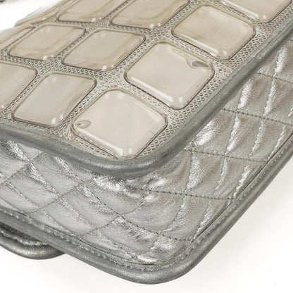 Chanel Ice Cube Flap Bag aus verspiegeltem Vinyl und silbernem Metallic-Leder mit silberfarbener Hardware