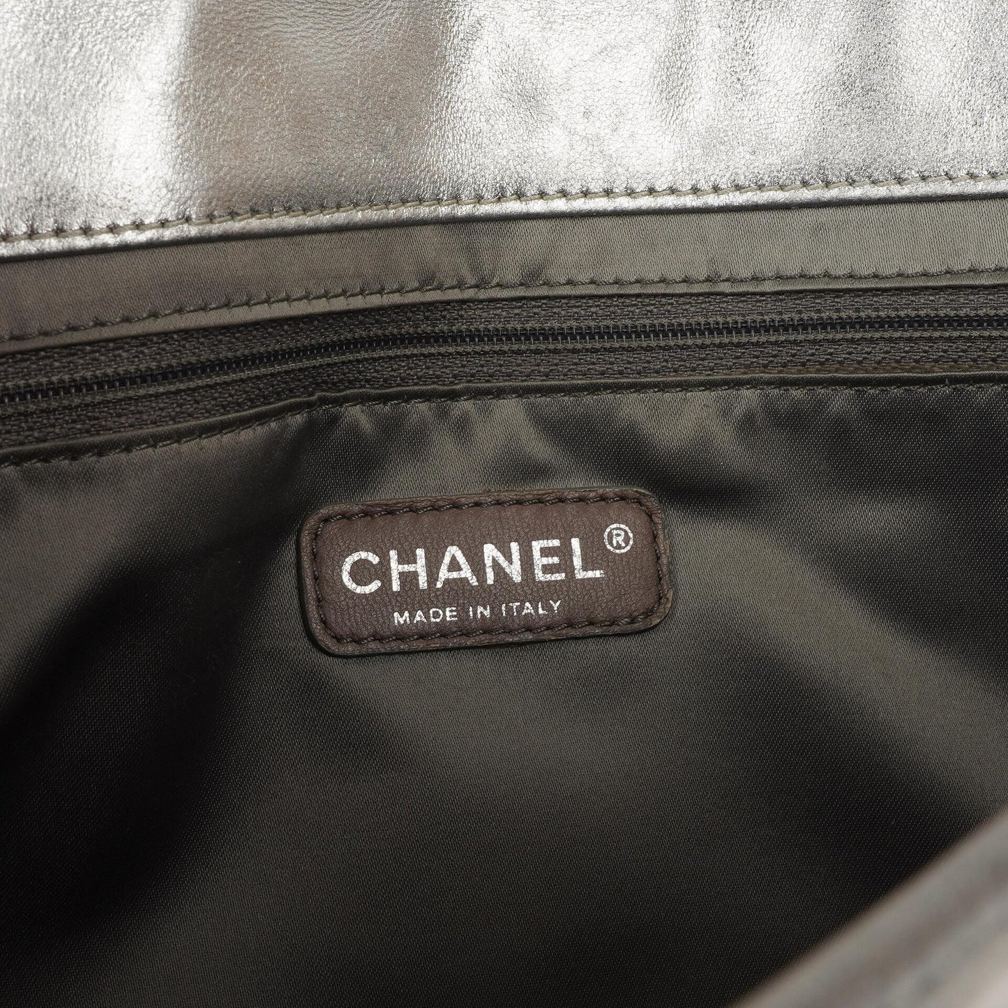 Chanel Ice Cube Flap Bag aus verspiegeltem Vinyl und silbernem Metallic-Leder mit silberfarbener Hardware