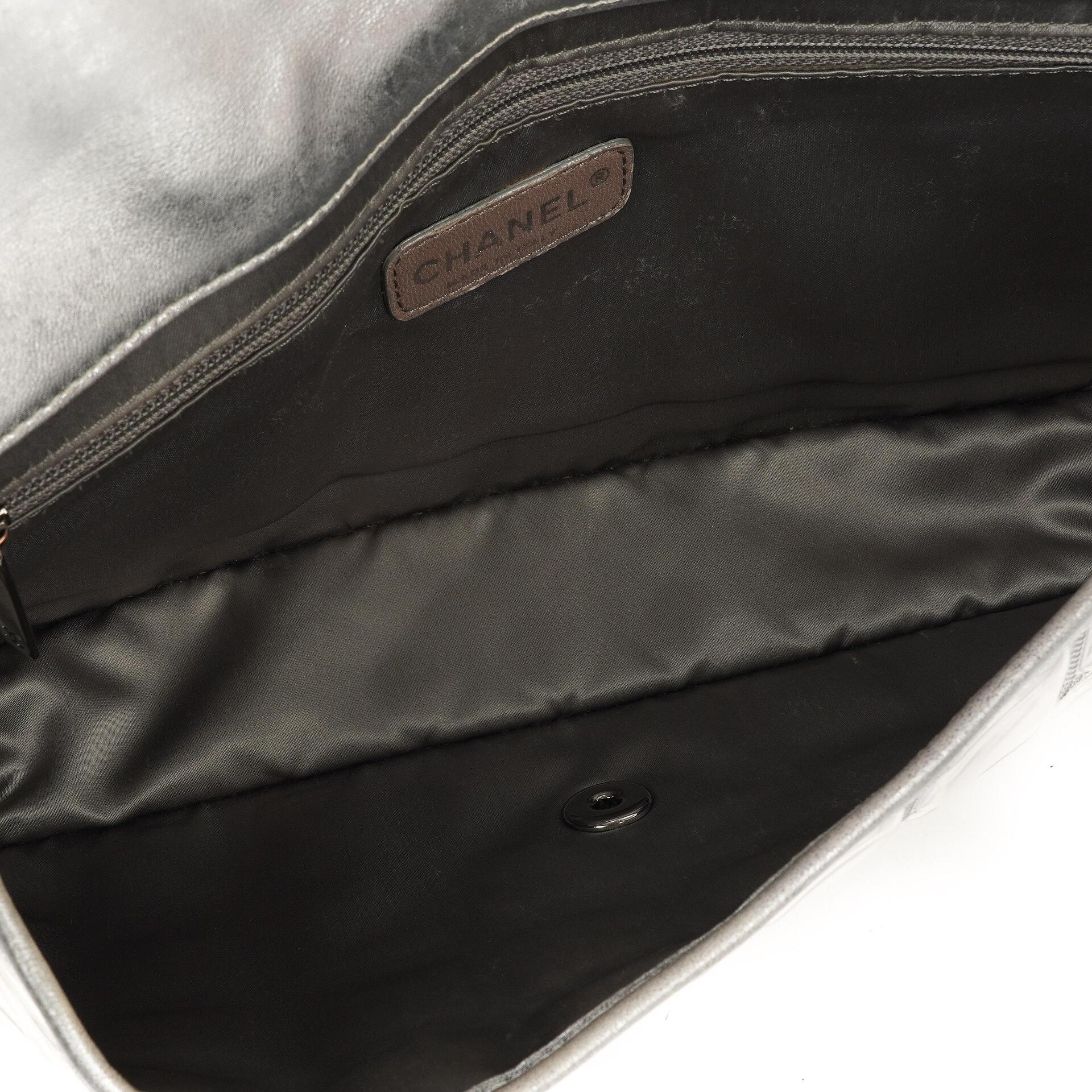 Chanel Ice Cube Flap Bag aus verspiegeltem Vinyl und silbernem Metallic-Leder mit silberfarbener Hardware