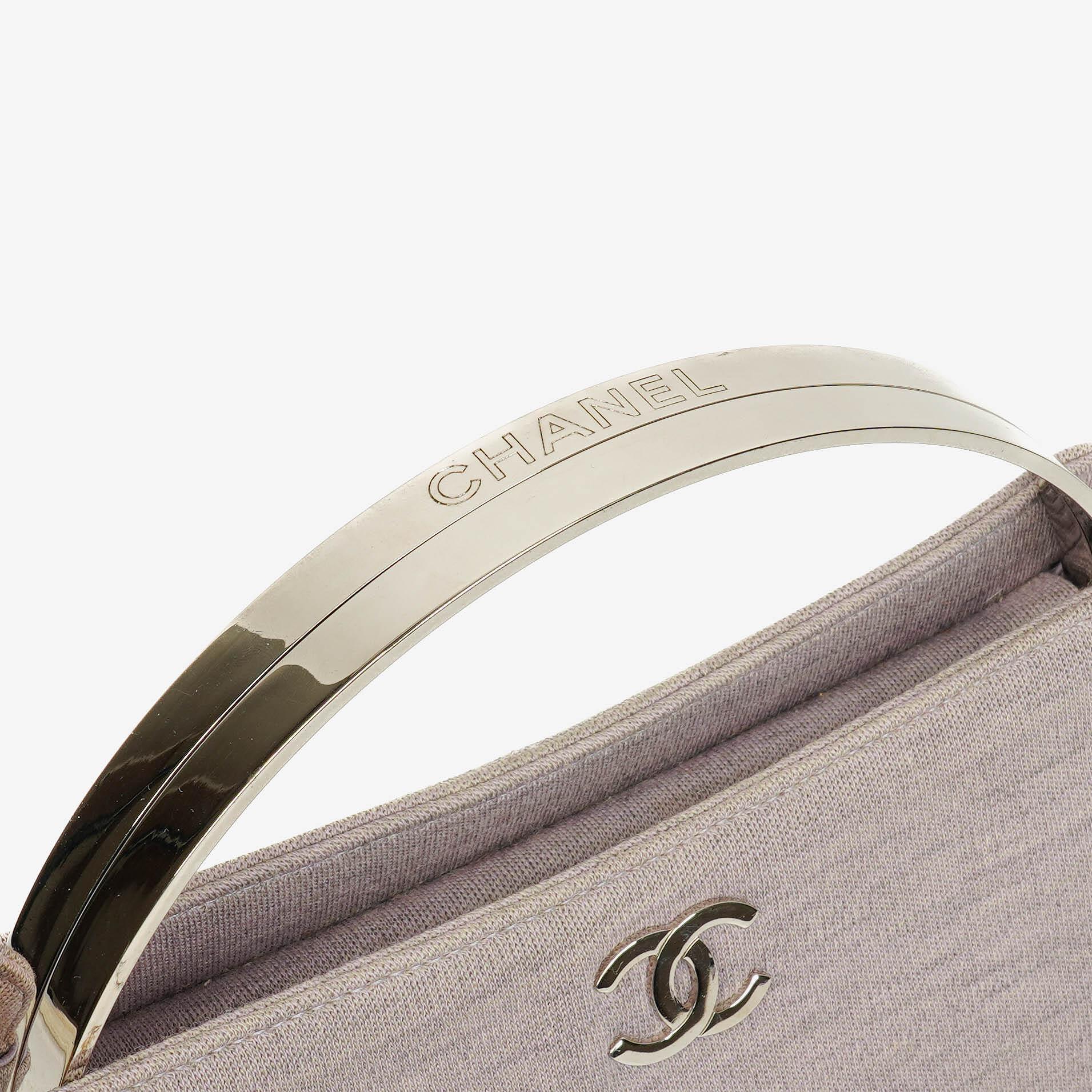 Chanel Top Handle Tasche aus Jersey und Metall