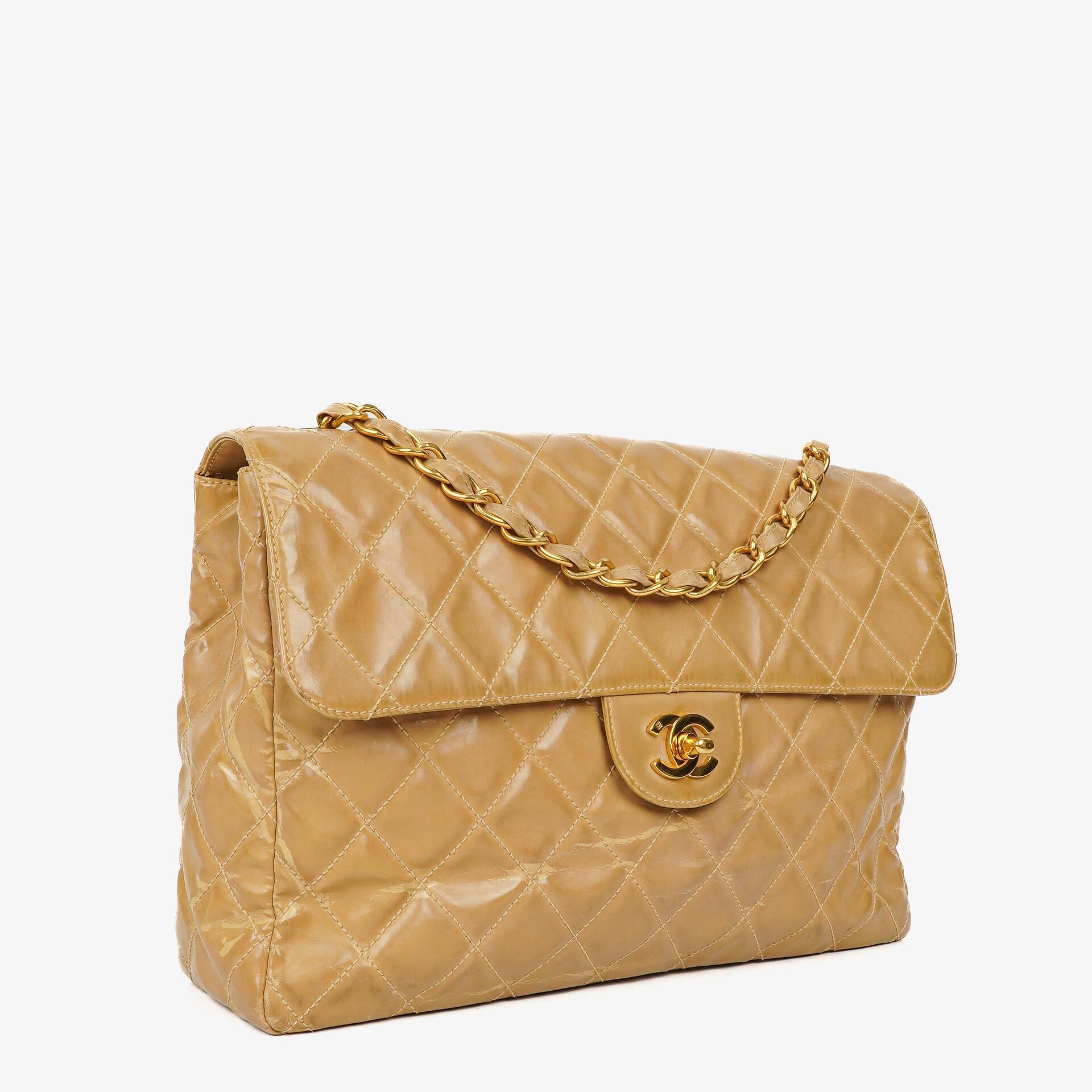 Chanel Jumbo CC Klassische Einzelklappe Tasche Beige Gestepptes Lackleder 24K Vergoldete Beschläge
