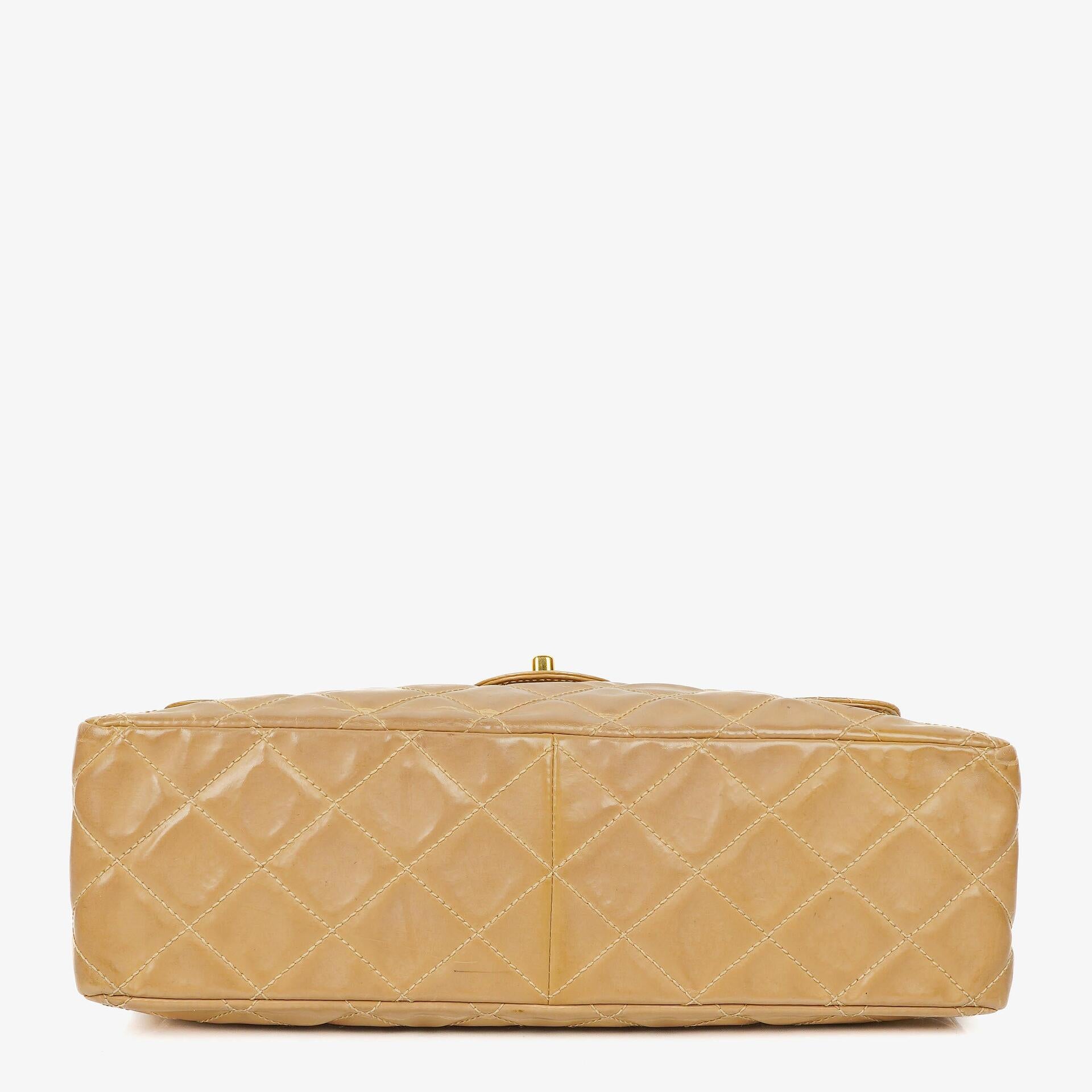 Chanel Jumbo CC Klassische Einzelklappe Tasche Beige Gestepptes Lackleder 24K Vergoldete Beschläge