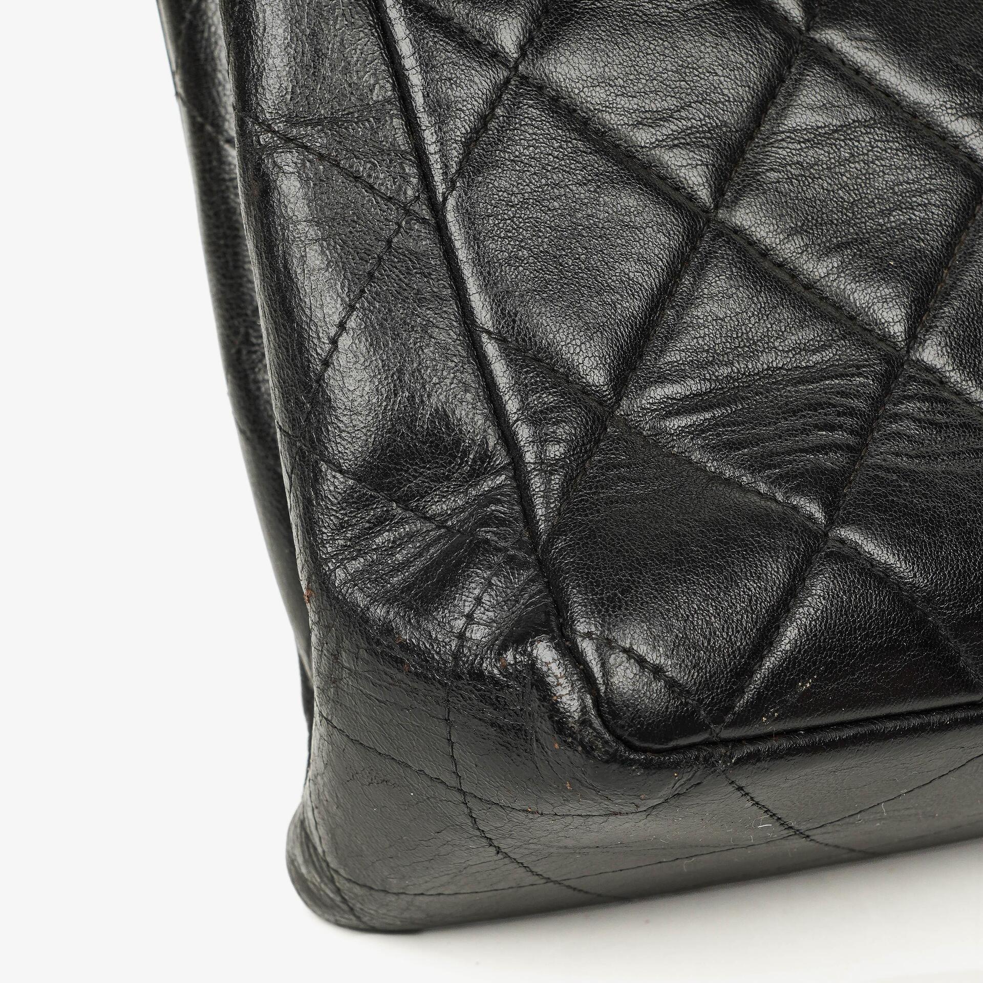 Chanel Jumbo CC Klassische Einzelklappe Tasche Schwarz Gestepptes Lammleder 24K Vergoldete Beschläge