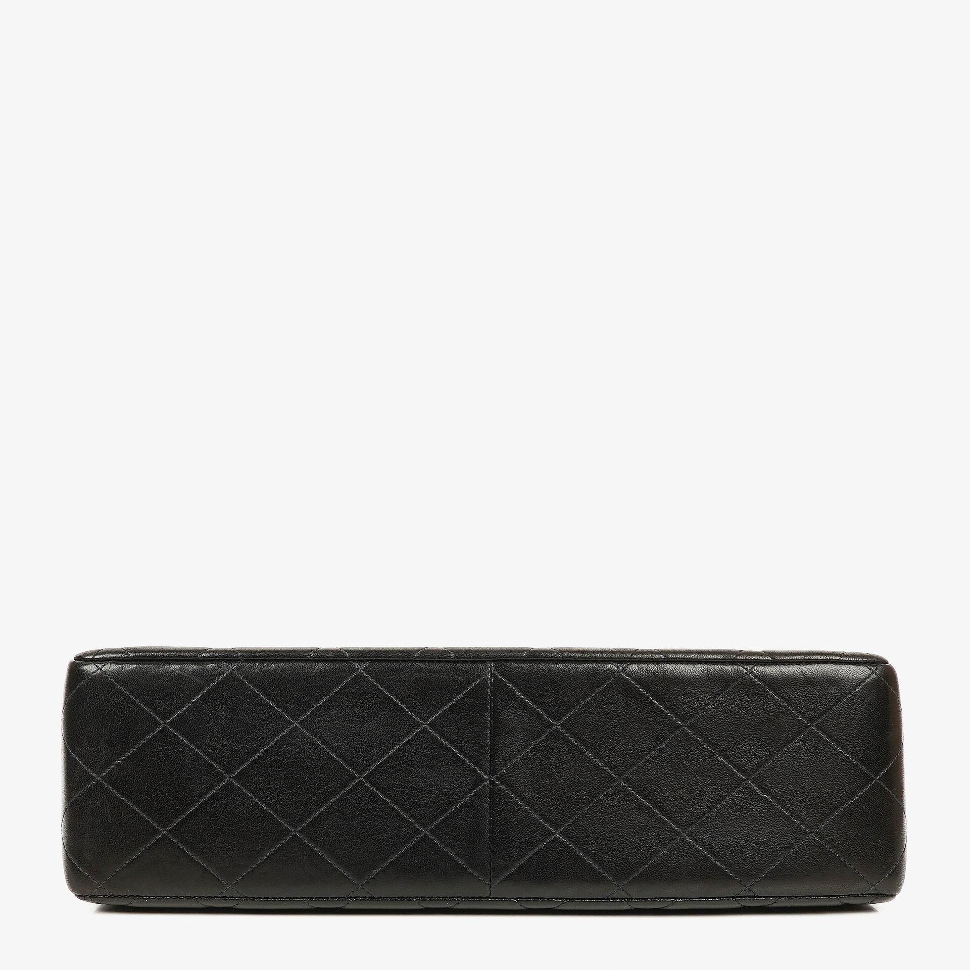 Chanel Jumbo CC Classic Single Flap Maxi Logo Tasche aus schwarzem gestepptem Lammleder mit 24K vergoldeten Beschlägen