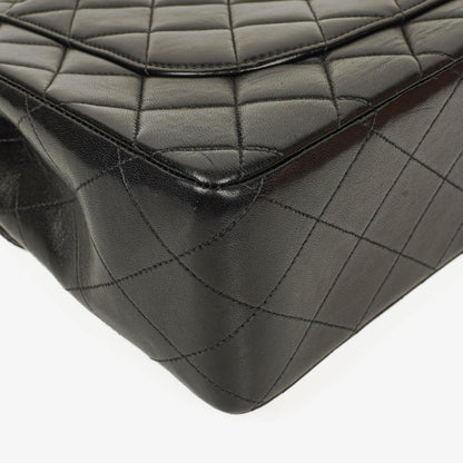 Chanel Jumbo CC Classic Single Flap Maxi Logo Tasche aus schwarzem gestepptem Lammleder mit 24K vergoldeten Beschlägen