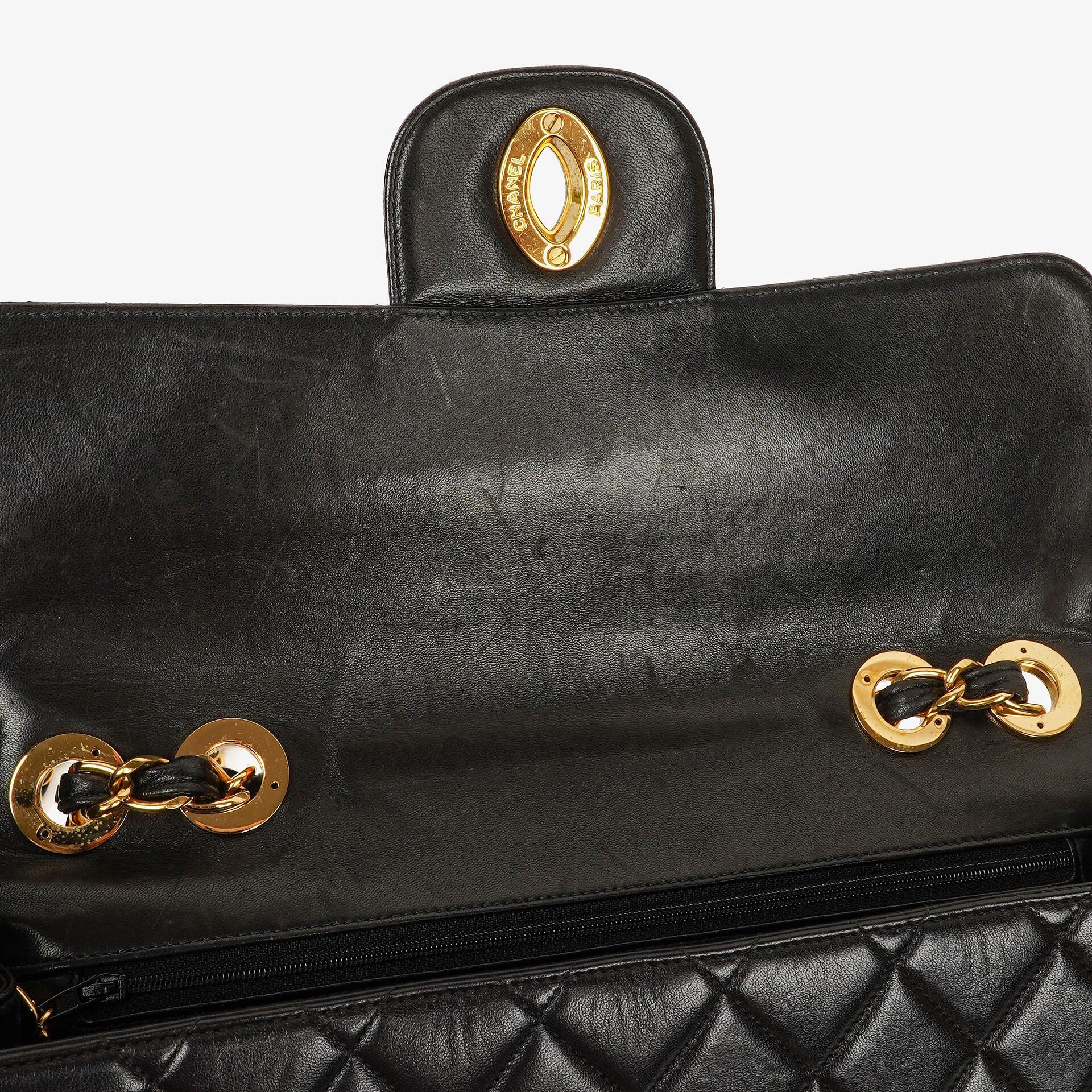 Chanel Jumbo CC Classic Single Flap Maxi Logo Tasche aus schwarzem gestepptem Lammleder mit 24K vergoldeten Beschlägen