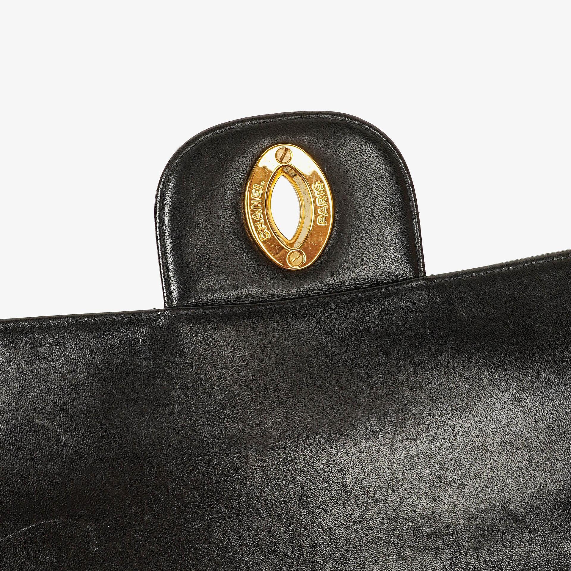 Chanel Jumbo CC Classic Single Flap Maxi Logo Tasche aus schwarzem gestepptem Lammleder mit 24K vergoldeten Beschlägen