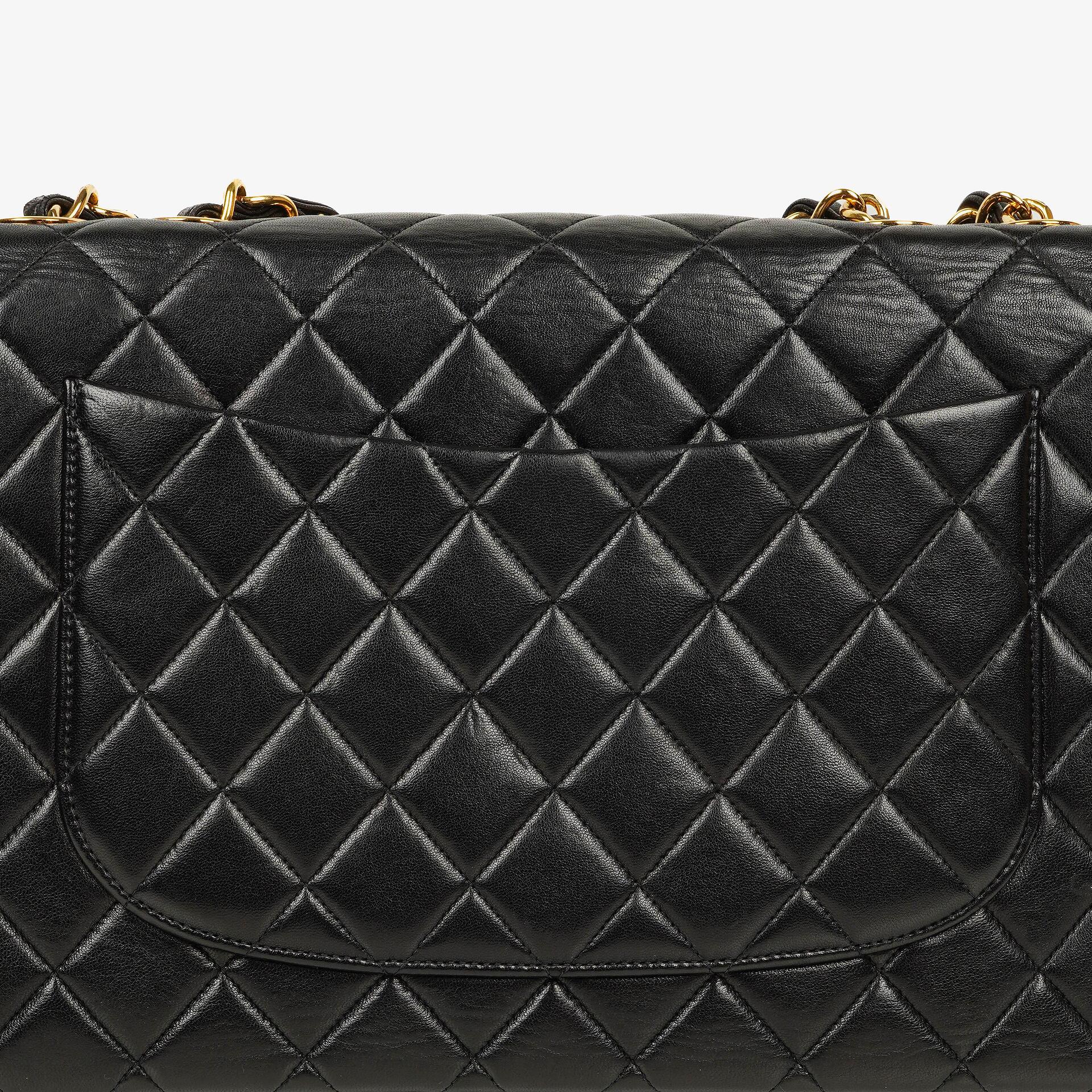 Chanel Jumbo CC Classic Single Flap Maxi Logo Tasche aus schwarzem gestepptem Lammleder mit 24K vergoldeten Beschlägen