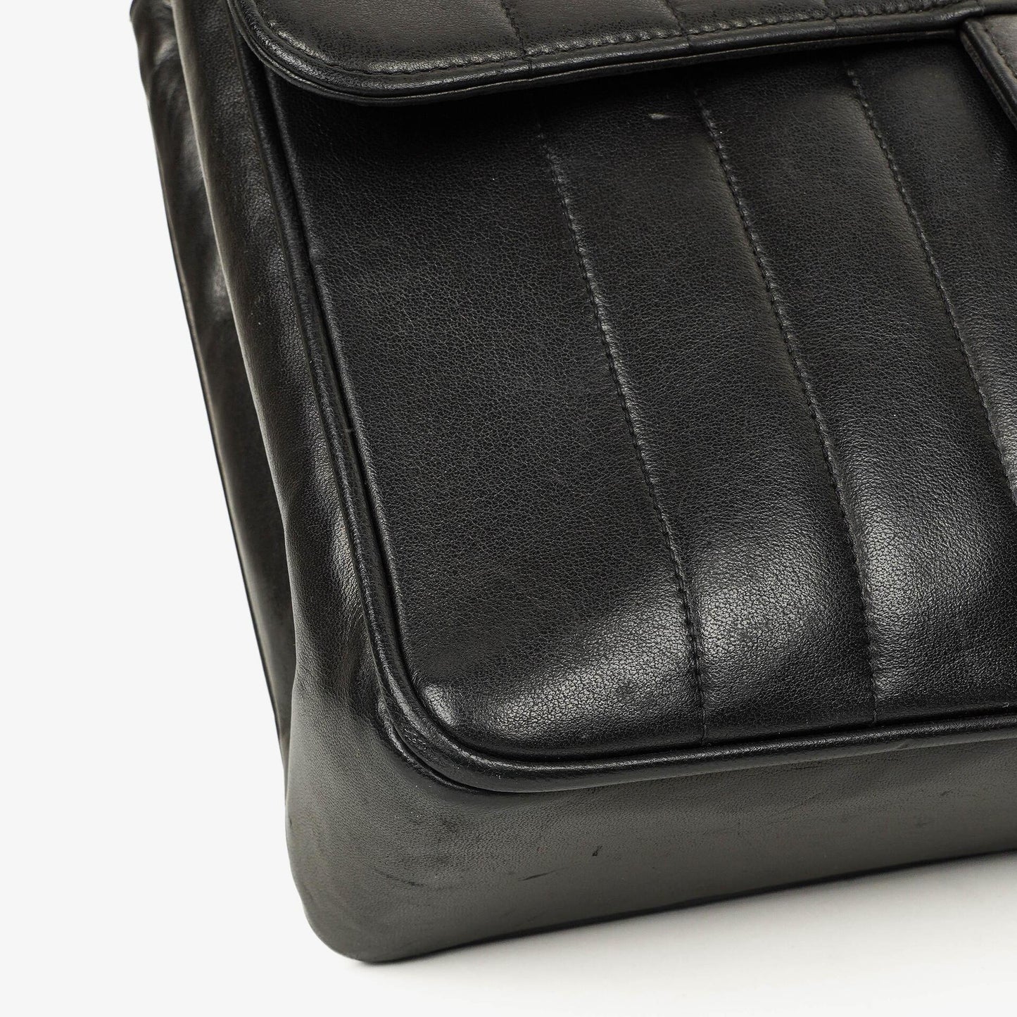 Chanel Jumbo CC Vertikal Tasche aus schwarzem gestepptem Lammleder mit 24K vergoldeten Beschlägen