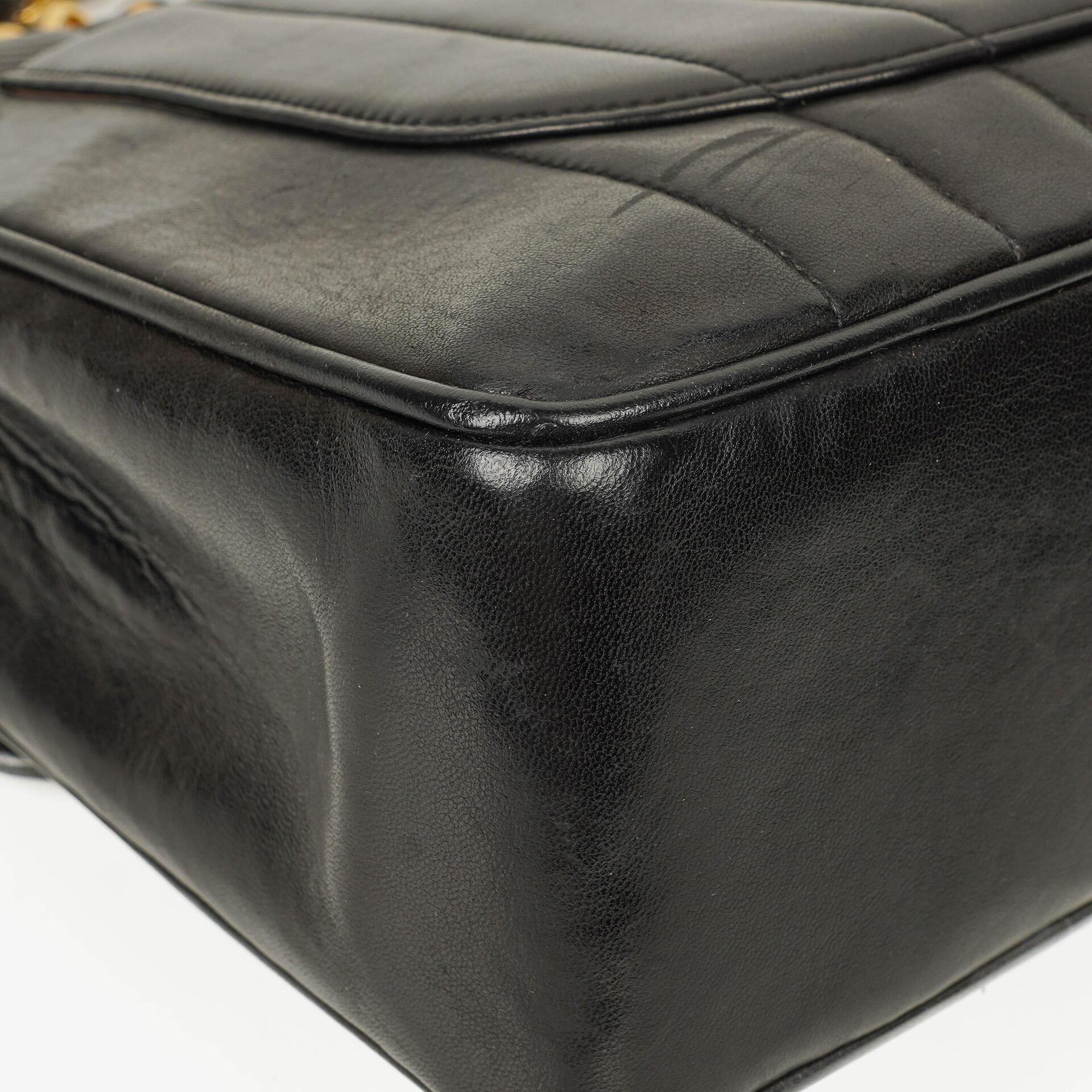 Chanel Jumbo CC Vertikal Tasche aus schwarzem gestepptem Lammleder mit 24K vergoldeten Beschlägen