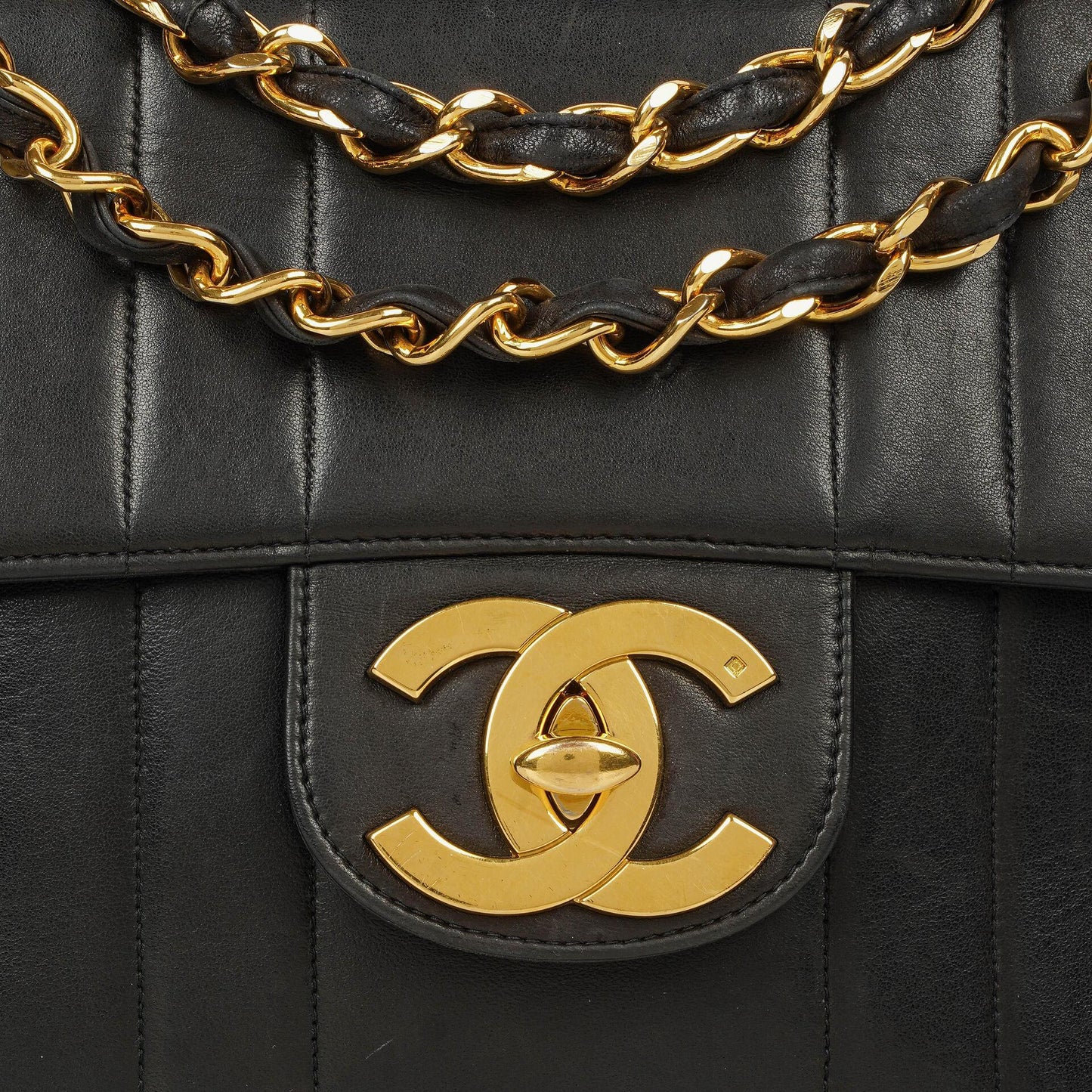 Chanel Jumbo CC Vertikal Tasche aus schwarzem gestepptem Lammleder mit 24K vergoldeten Beschlägen