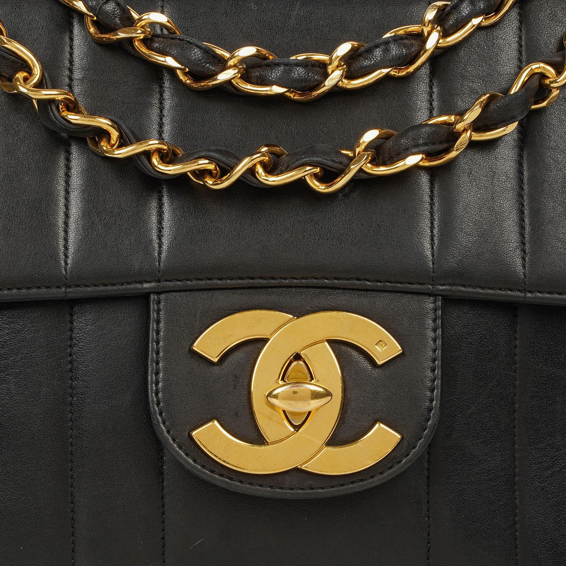 Chanel Jumbo CC Vertikal Tasche aus schwarzem gestepptem Lammleder mit 24K vergoldeten Beschlägen