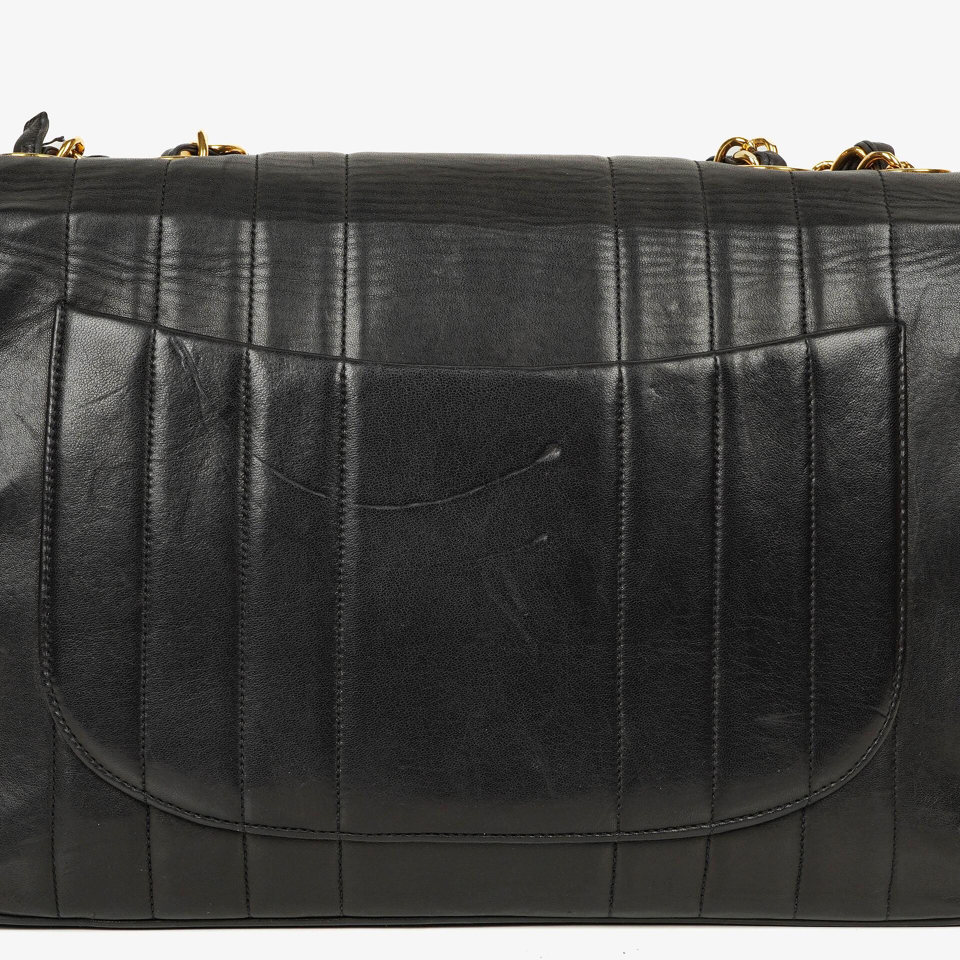 Chanel Jumbo CC Vertikal Tasche aus schwarzem gestepptem Lammleder mit 24K vergoldeten Beschlägen