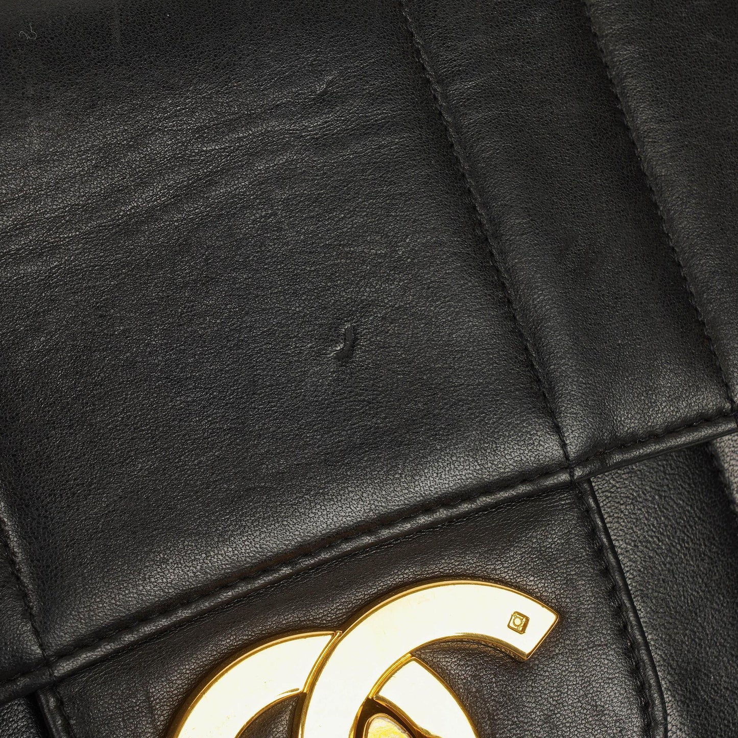 Chanel Jumbo CC Vertikal Tasche aus schwarzem gestepptem Lammleder mit 24K vergoldeten Beschlägen