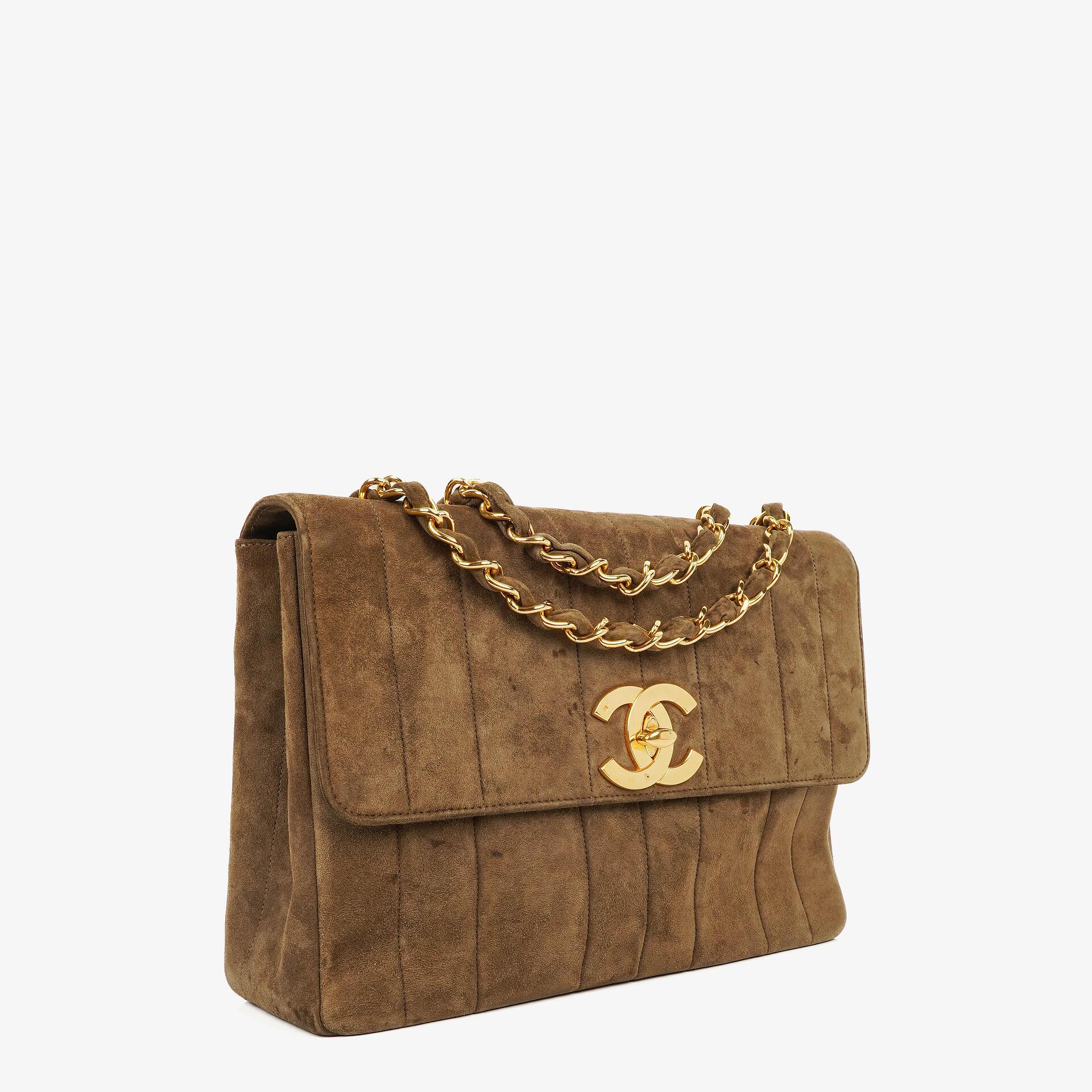 Chanel Jumbo CC Vertical Flap Bag aus gestepptem Wildleder mit 24K vergoldeter Hardware