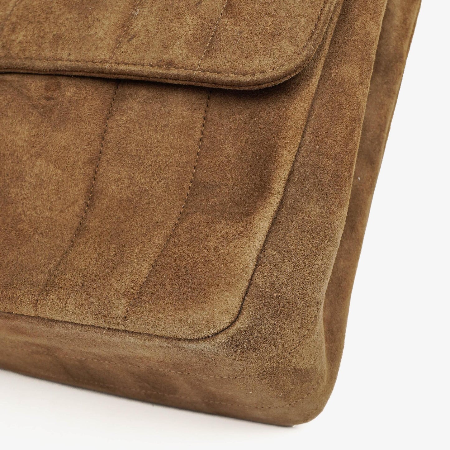 Chanel Jumbo CC Vertical Flap Bag aus gestepptem Wildleder mit 24K vergoldeter Hardware